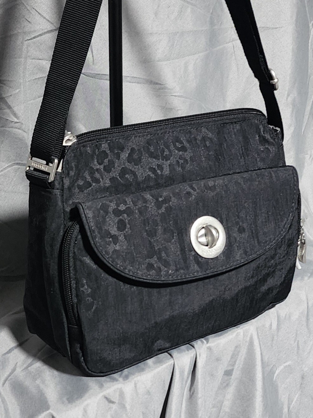 NWOT Baggallini Calais Cheetah Leopard Print RFID Crossbody Bag Purse